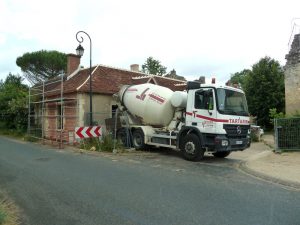 Longère de Lurais coulage de la dalle chaux chanvre
